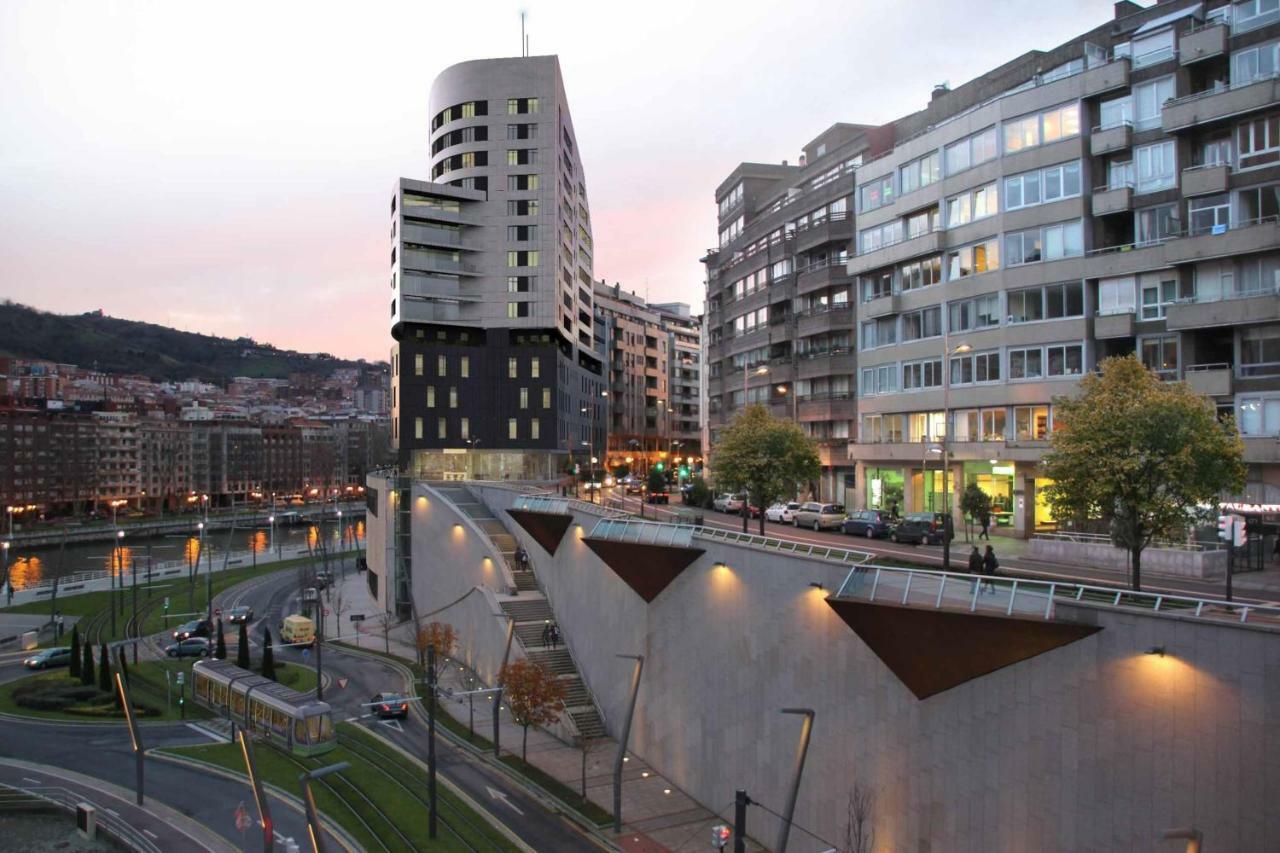 Ferienwohnung Apartamento Frente Al Guggenheim Con Wifi Y Parking Privado Gratis Bilbao Exterior foto